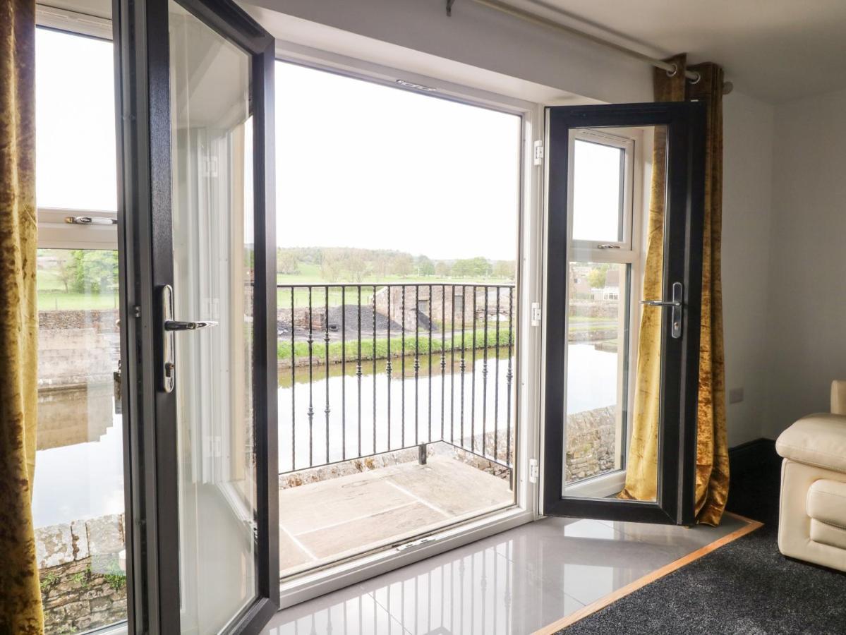 6 Lock View Villa Скиптън Екстериор снимка